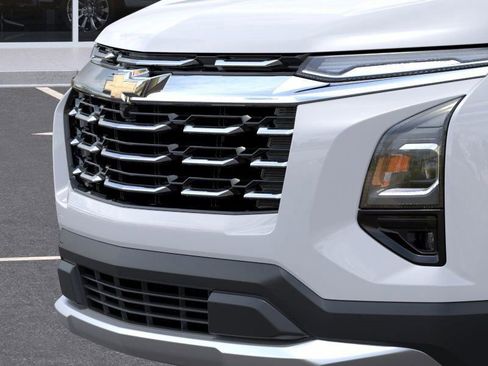 New 2025 Chevrolet Equinox LT w/ Safety and Technology Package FWD image 14