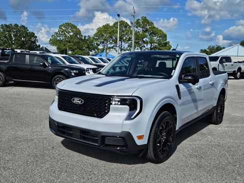 New 2025 Ford Maverick Lariat w/ Black Appearance Package image 8