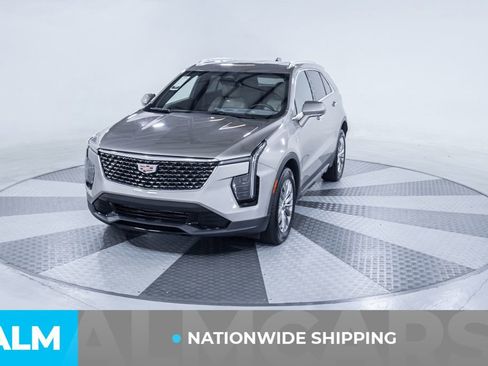 Used 2025 Cadillac XT4 Premium Luxury FWD image 2