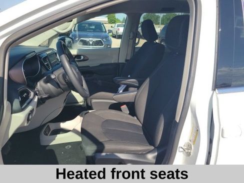 Used 2023 Chrysler Voyager LX FWD image 15