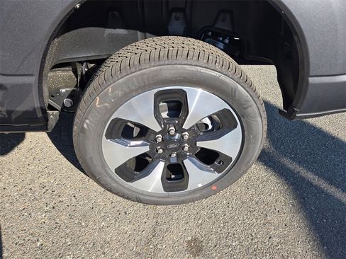 New 2025 Ford F150 Lightning Platinum image 7