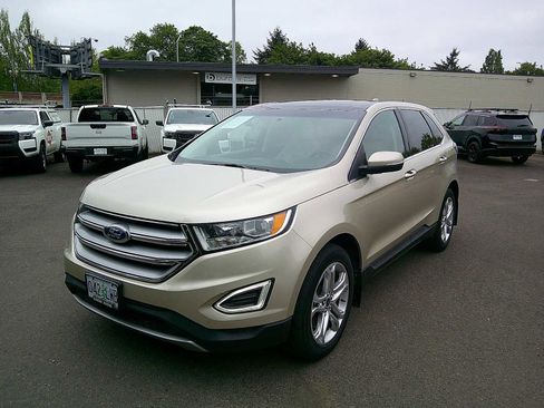 Used 2018 Ford Edge Titanium w/ Technology Package AWD/4WD image 1