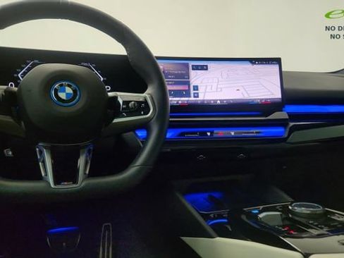 Used 2026 BMW i5 eDrive40 w/ M Sport Package RWD image 82