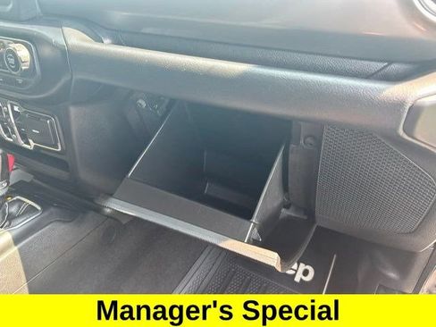 Used 2021 Jeep Wrangler Unlimited Sahara AWD/4WD image 36