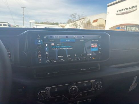 New 2026 Jeep Gladiator Sport image 30