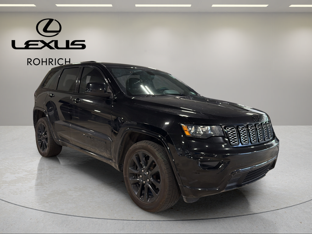 Used 2018 Jeep Grand Cherokee Altitude AWD/4WD image 4