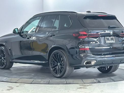 Used 2024 BMW X5 xDrive40i w/ M Sport Package AWD/4WD image 6