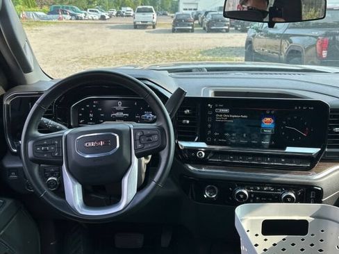 Used 2024 GMC Sierra 1500 Elevation AWD/4WD image 6