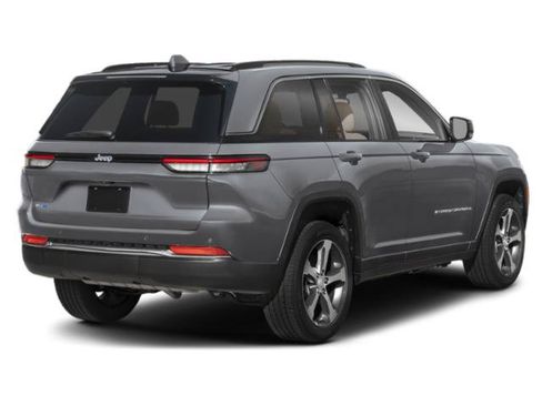 Certified 2023 Jeep Grand Cherokee 4WD 4xe w/ Luxury Tech Group II image 3