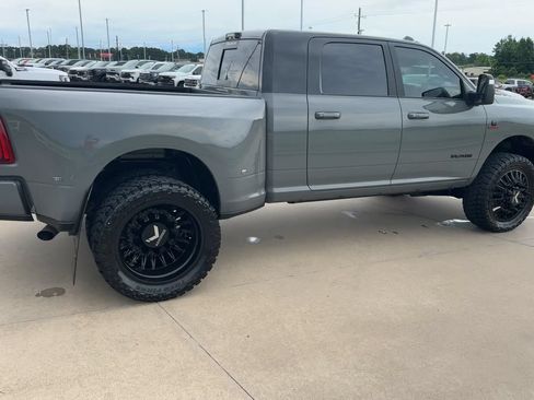 Used 2026 RAM 3500 Laramie w/ Night Edition AWD/4WD image 9