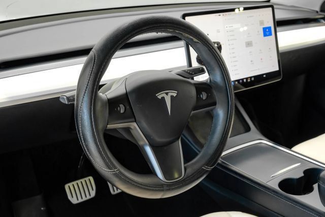 Used 2022 Tesla Model Y Performance AWD/4WD image 19