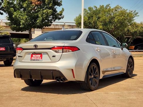 Used 2023 Toyota Corolla SE FWD image 3