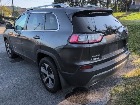 Used 2019 Jeep Cherokee Limited w/ Luxury Group AWD/4WD image 5