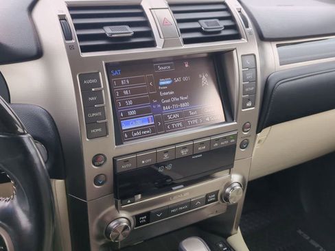 Used 2020 Lexus GX 460 Premium w/ Premium Package AWD/4WD image 28