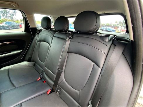 Used 2019 MINI Cooper Clubman FWD image 18