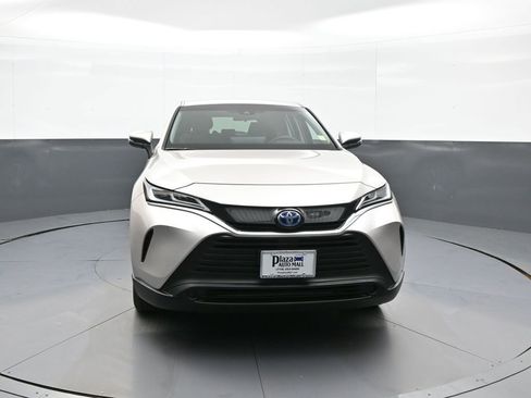 Certified 2023 Toyota Venza LE AWD/4WD image 2