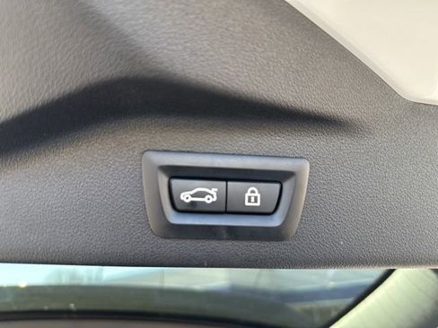 Used 2022 BMW X7 M50i w/ Dynamic Handling Package AWD/4WD image 18