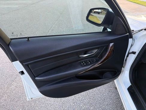 Used 2015 BMW 328i xDrive Sedan AWD/4WD image 11