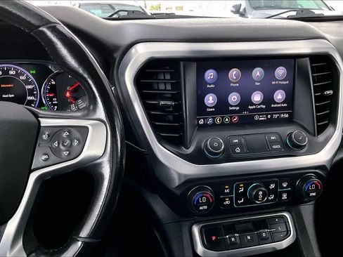 Used 2022 GMC Acadia SLT w/ Elevation Edition image 7