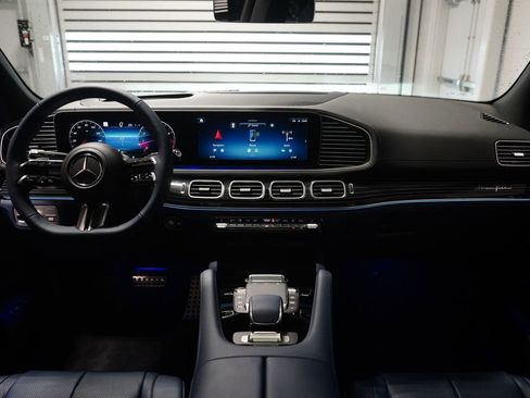 New 2026 Mercedes-Benz GLS 580 4MATIC image 18