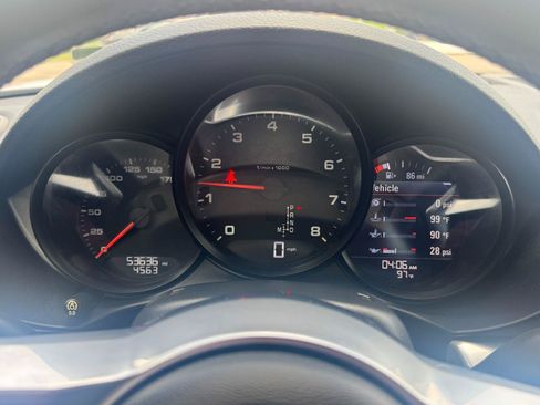 Used 2018 Porsche 718 Boxster RWD image 24