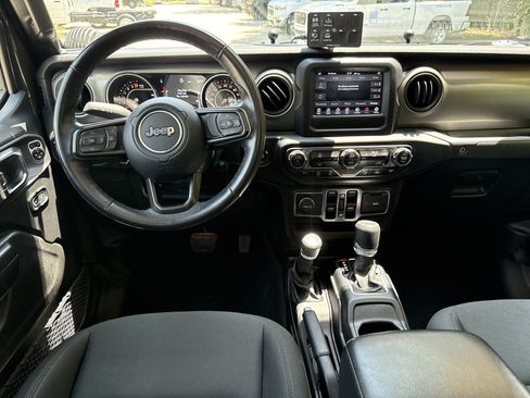 Used 2021 Jeep Gladiator Sport AWD/4WD image 27