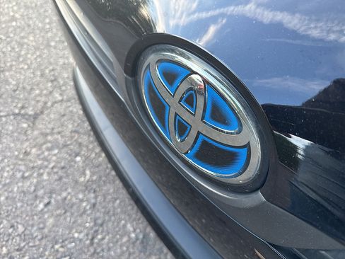 Used 2021 Toyota Prius LE w/ Carpet Mat Package (TMS) FWD image 19
