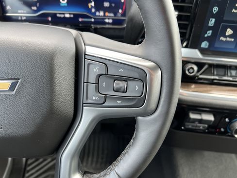 Used 2025 Chevrolet Silverado 2500 LT w/ Convenience Package image 27