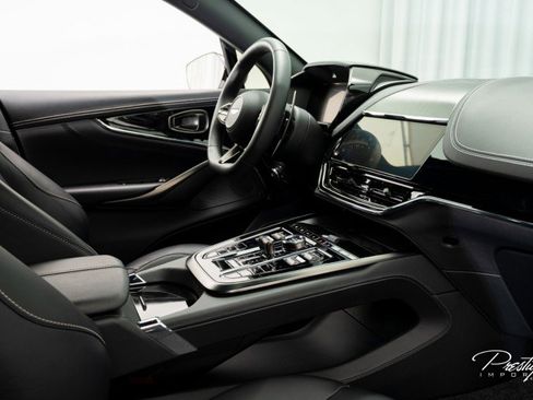 Used 2025 Aston Martin DBX 707 image 47