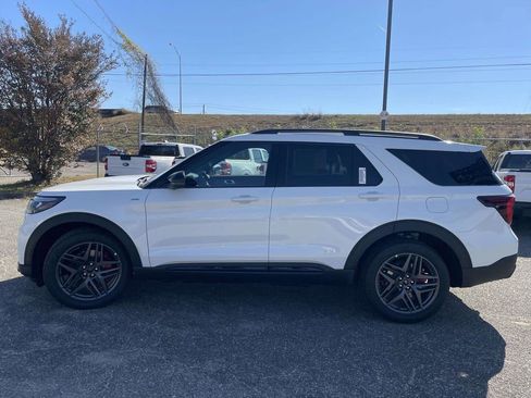New 2026 Ford Explorer ST-Line w/ ST-Line Street Pack image 6