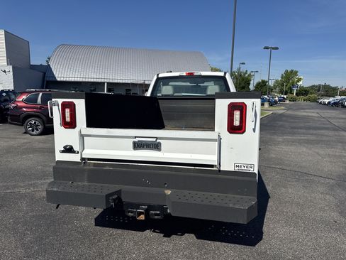 Used 2022 Ford F250 XL w/ Power Equipment Group AWD/4WD image 5