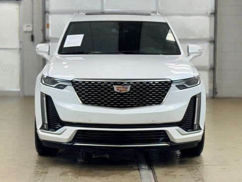 Used 2024 Cadillac XT6 Luxury w/ LPO, Floor Liner Package FWD image 2