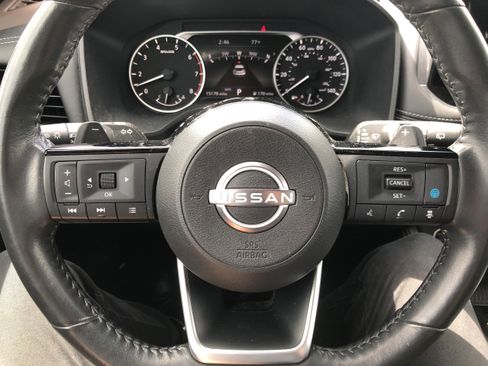 Used 2022 Nissan Rogue SL w/ SL Premium Package image 14