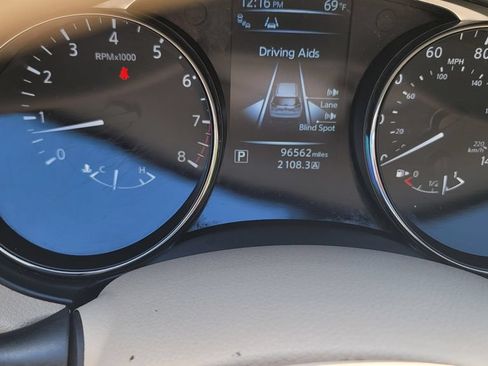 Used 2015 Nissan Rogue SV w/ SV Premium Package FWD image 19