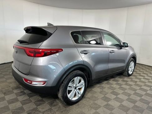 Used 2017 Kia Sportage LX image 3