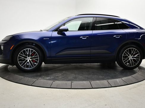 Certified 2025 Porsche Macan 4S Electric AWD/4WD image 2