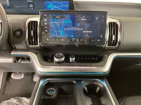 New 2026 Ford Expedition Platinum w/ Stealth Appearance Package AWD/4WD image 28