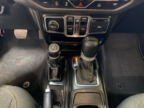 Used 2024 Jeep Gladiator Sport AWD/4WD image 42