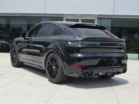 New 2026 Porsche Cayenne GTS AWD/4WD image 3