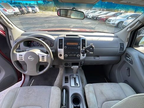 Used 2014 Nissan Frontier S image 18