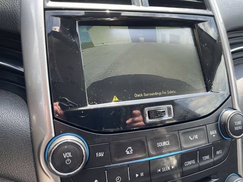 Used 2014 Chevrolet Malibu LT FWD image 20
