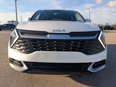 Certified 2023 Kia Sportage LX image 3