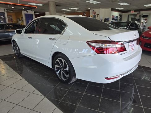 Used 2016 Honda Accord EX image 6
