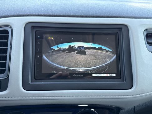 Used 2021 Honda HR-V LX image 18