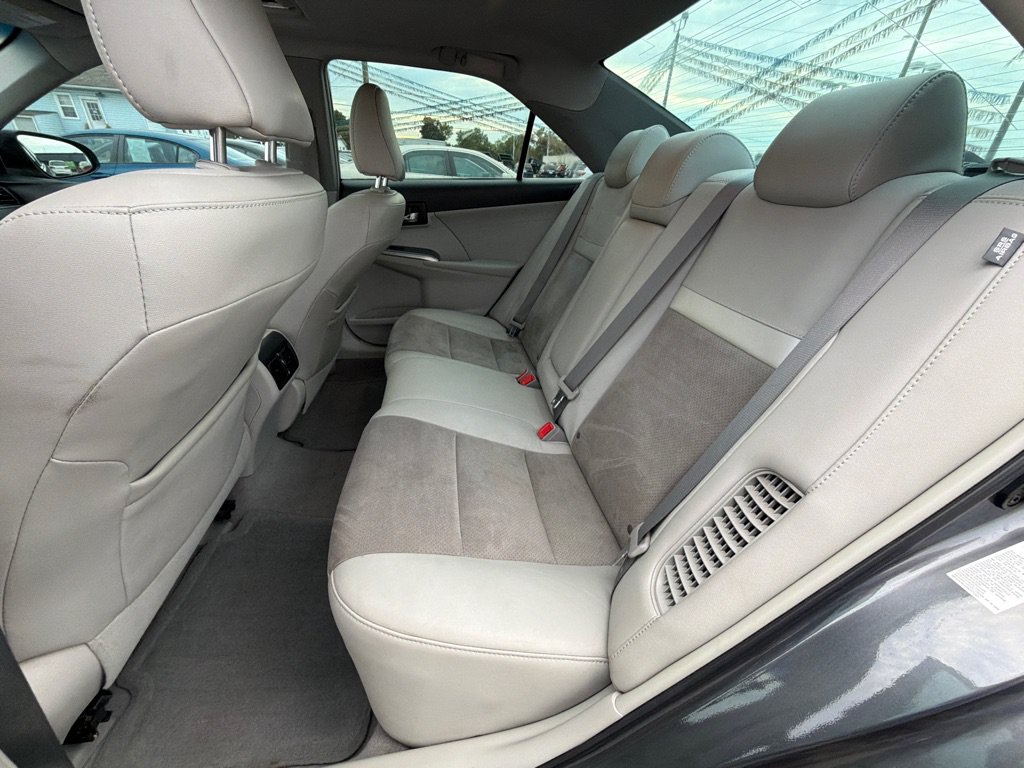 Used 2013 Toyota Camry XLE w/ Leather Pkg FWD image 23