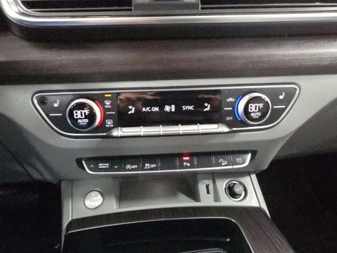 Used 2021 Audi Q5 2.0T Premium w/ Convenience Package image 27
