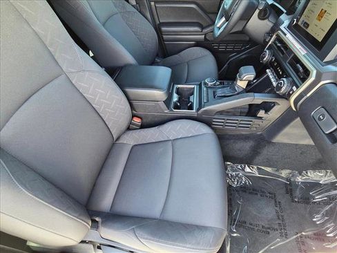 Certified 2025 Toyota Tacoma SR5 AWD/4WD image 19