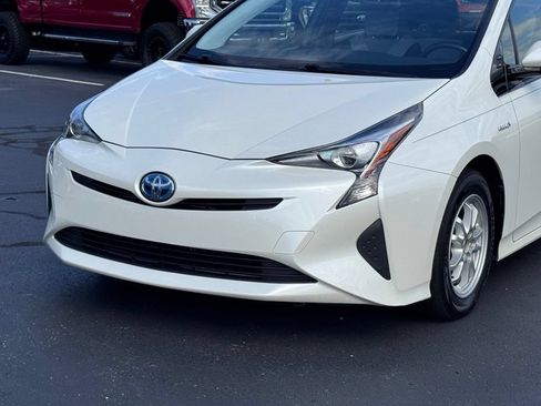 Used 2016 Toyota Prius Three w/ Advanced Technology Package FWD image 32