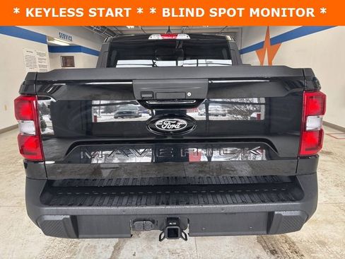 New 2025 Ford Maverick Lariat w/ Black Appearance Package image 5