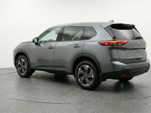 Used 2025 Nissan Rogue SV FWD image 6